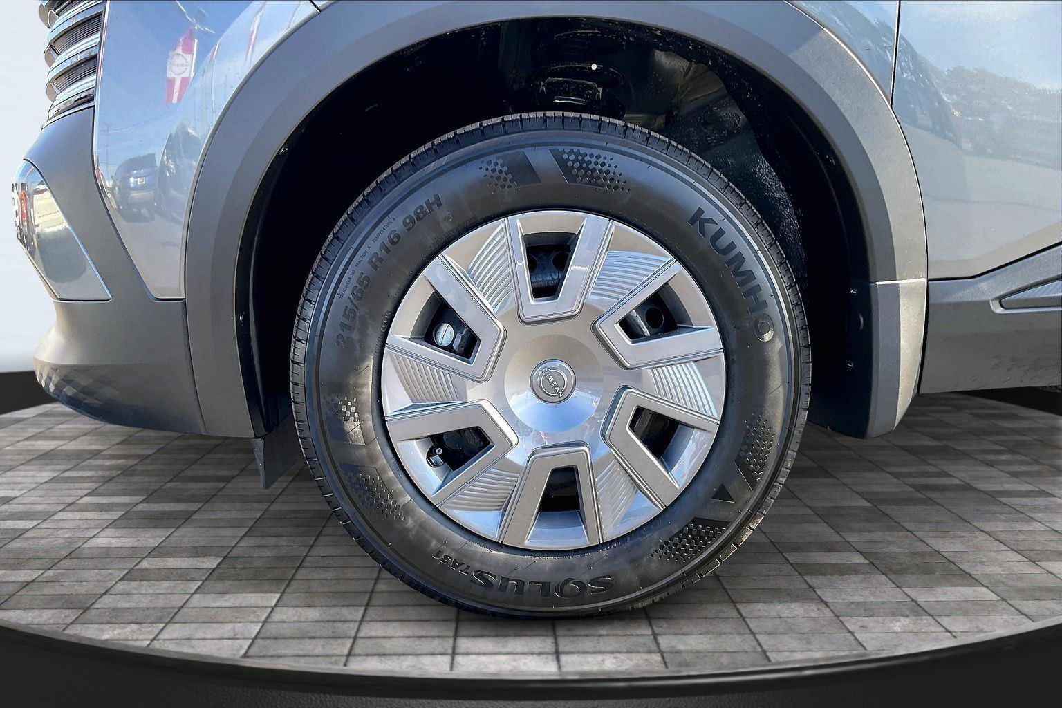 New 2026 Nissan Kicks S FWD image 12