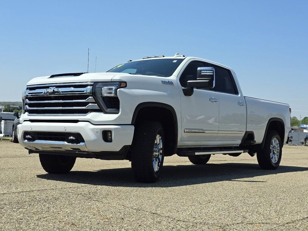 Used 2024 Chevrolet Silverado 3500 High Country w/ High Country Premium Package AWD/4WD image 18