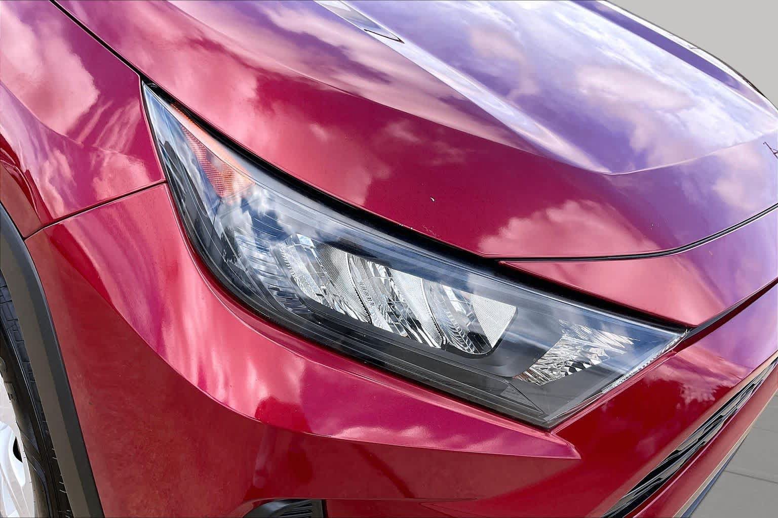 Used 2020 Toyota RAV4 LE FWD image 25
