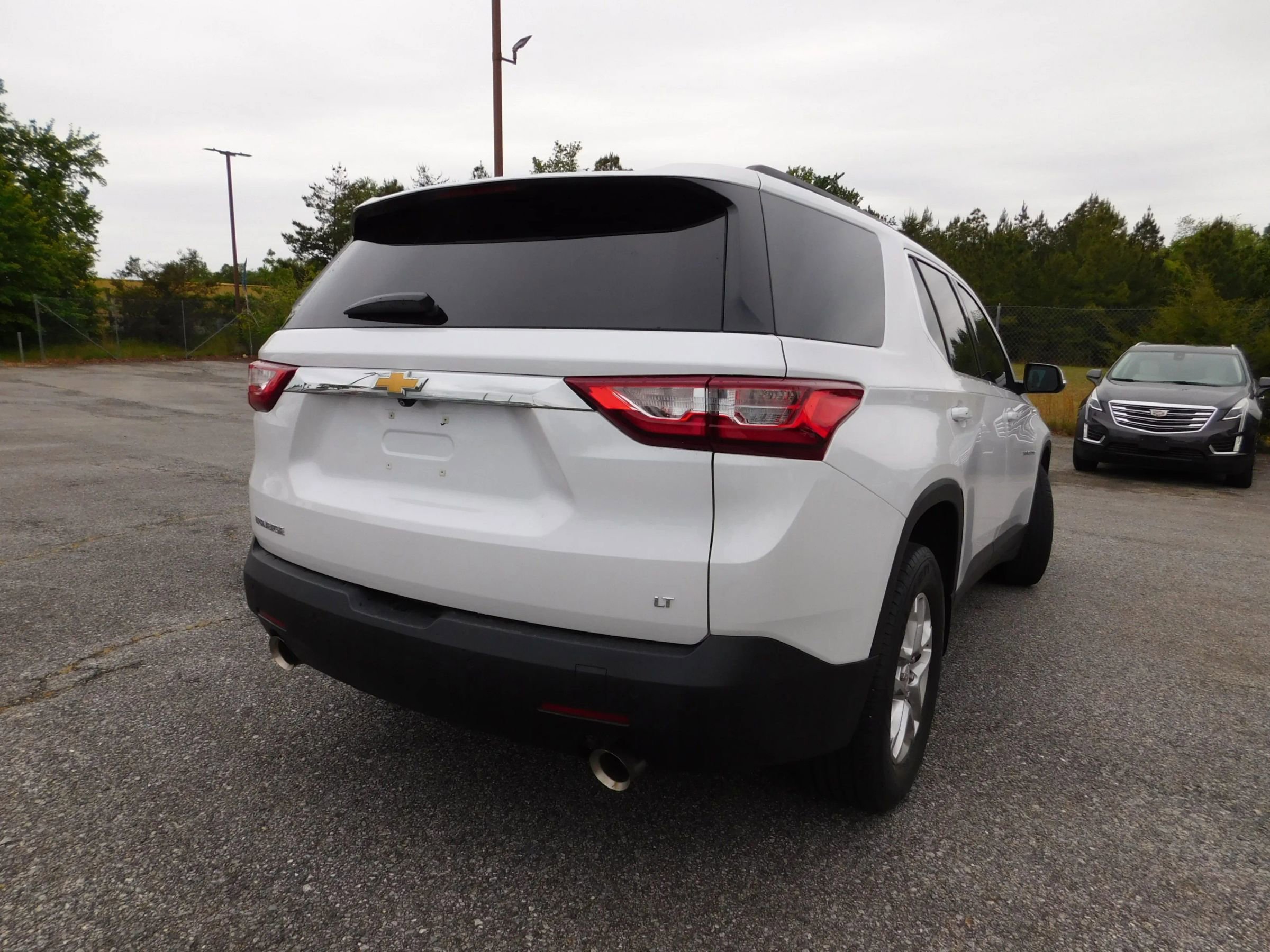 Used 2021 Chevrolet Traverse LT FWD image 4