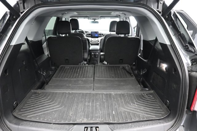 Used 2022 Ford Explorer XLT w/ Equipment Group 202A AWD/4WD image 6