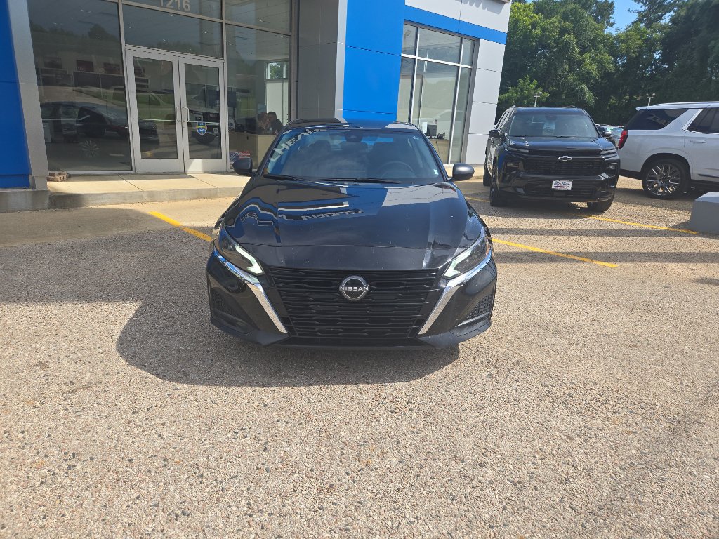 Used 2024 Nissan Altima 2.5 SV FWD image 10