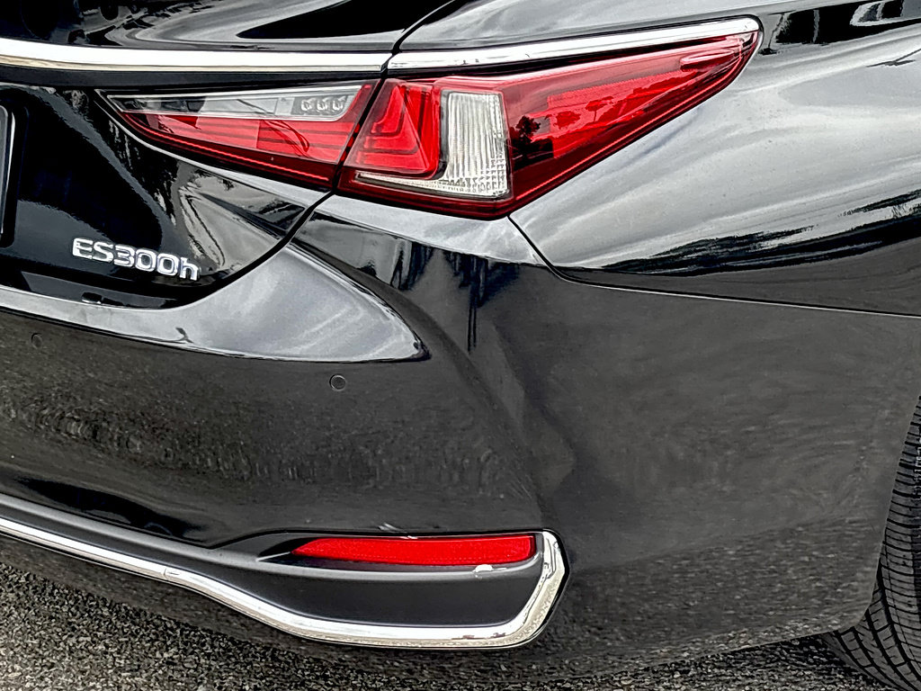 Used 2021 Lexus ES 300h w/ Premium Package FWD image 5