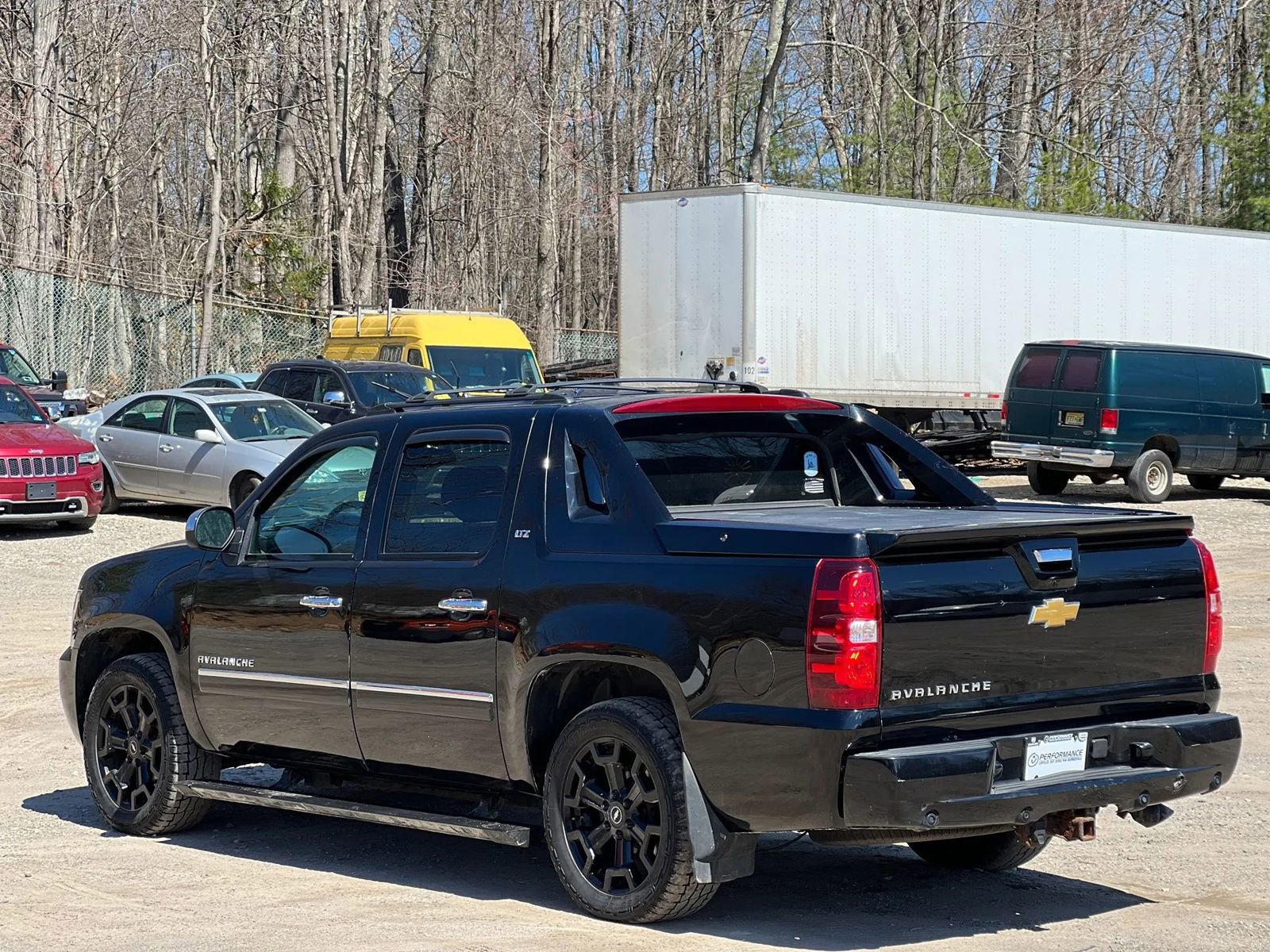 Used 2012 Chevrolet Avalanche LTZ AWD/4WD image 4