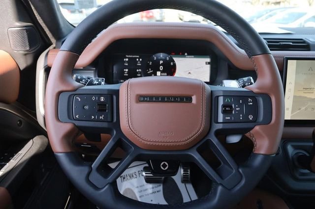 Used 2025 Land Rover Defender 110 image 16