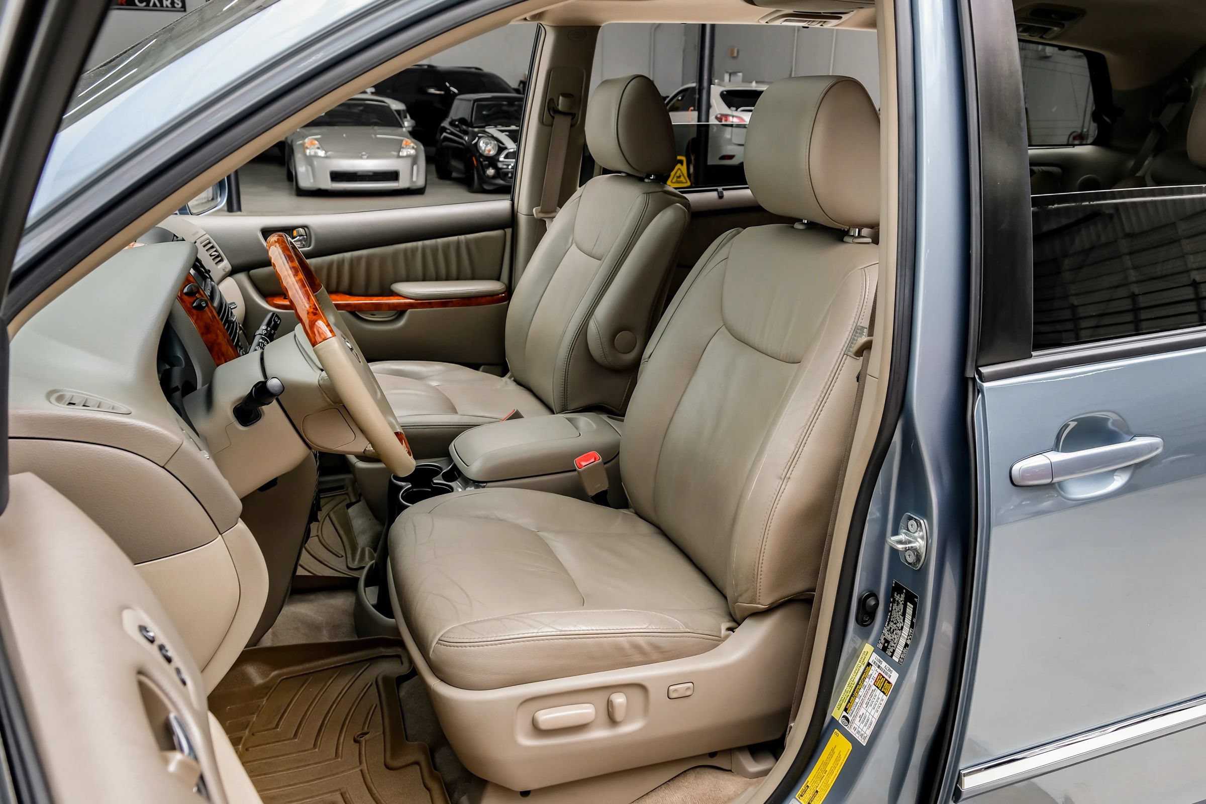 Used 2010 Toyota Sienna XLE Limited FWD image 39