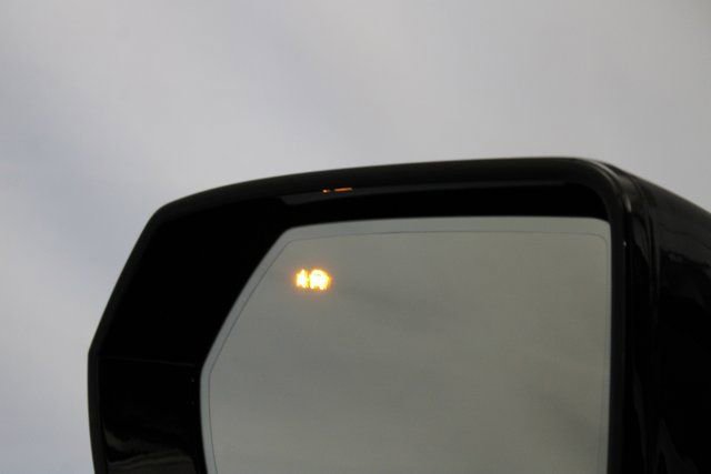 Used 2025 GMC Yukon Denali w/ Advanced Technology Package image 37