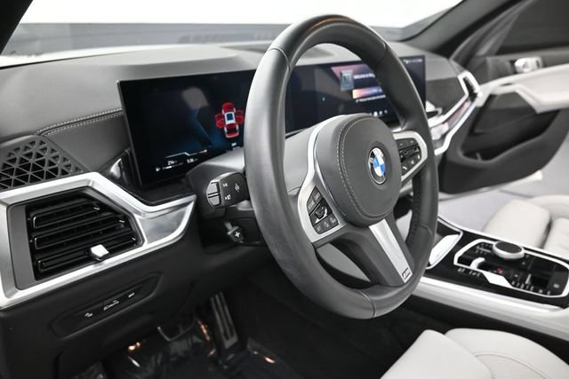 Used 2025 BMW X5 xDrive40i w/ M Sport Package AWD/4WD image 18