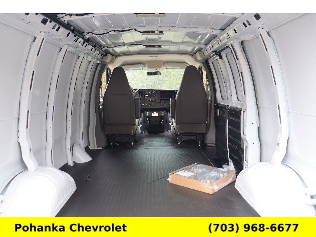 New 2026 Chevrolet Express 3500 RWD image 18