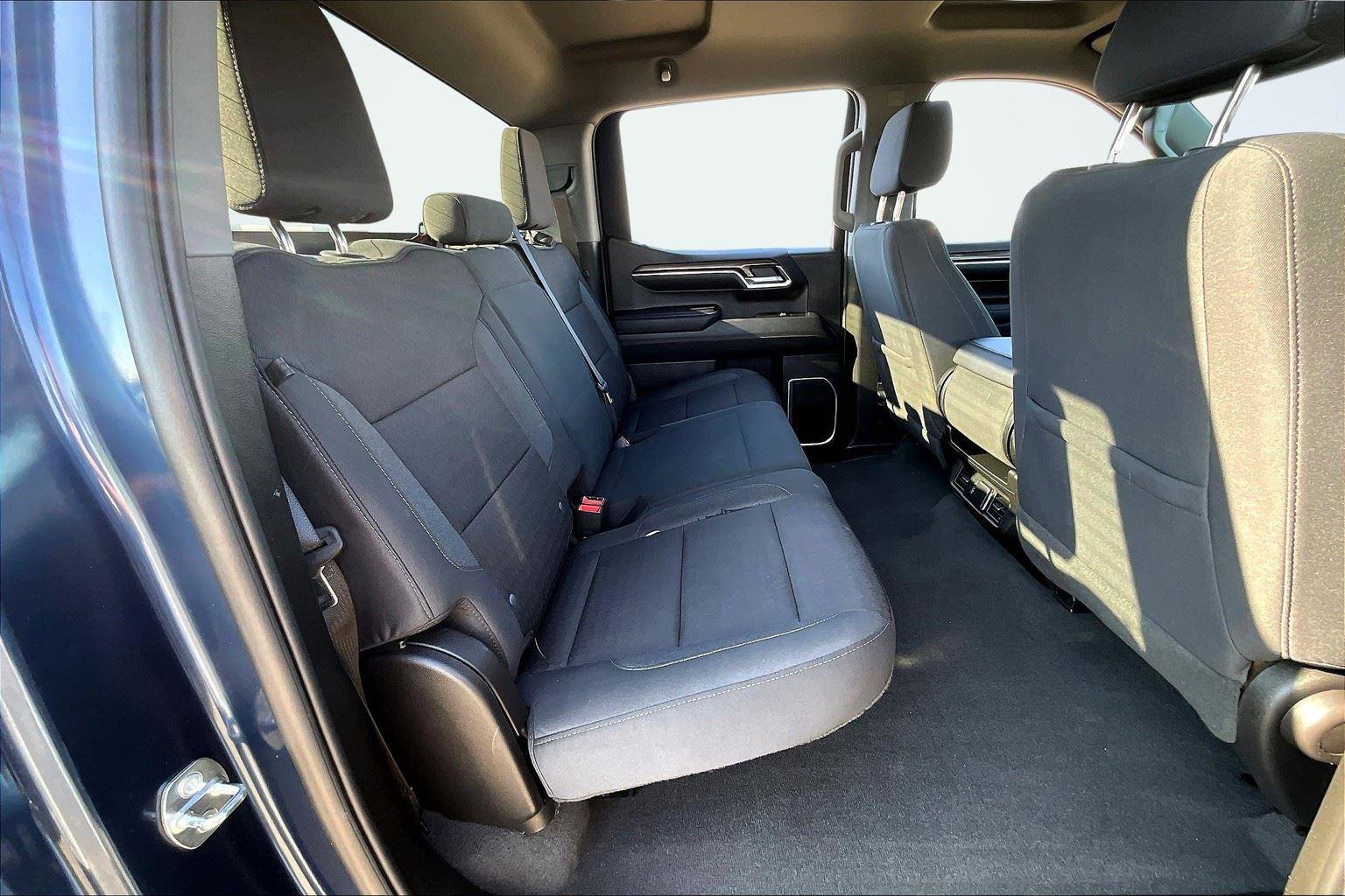 Used 2023 Chevrolet Silverado 1500 LT image 28