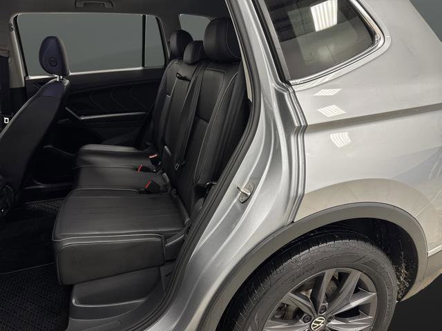 Used 2022 Volkswagen Tiguan SE image 27
