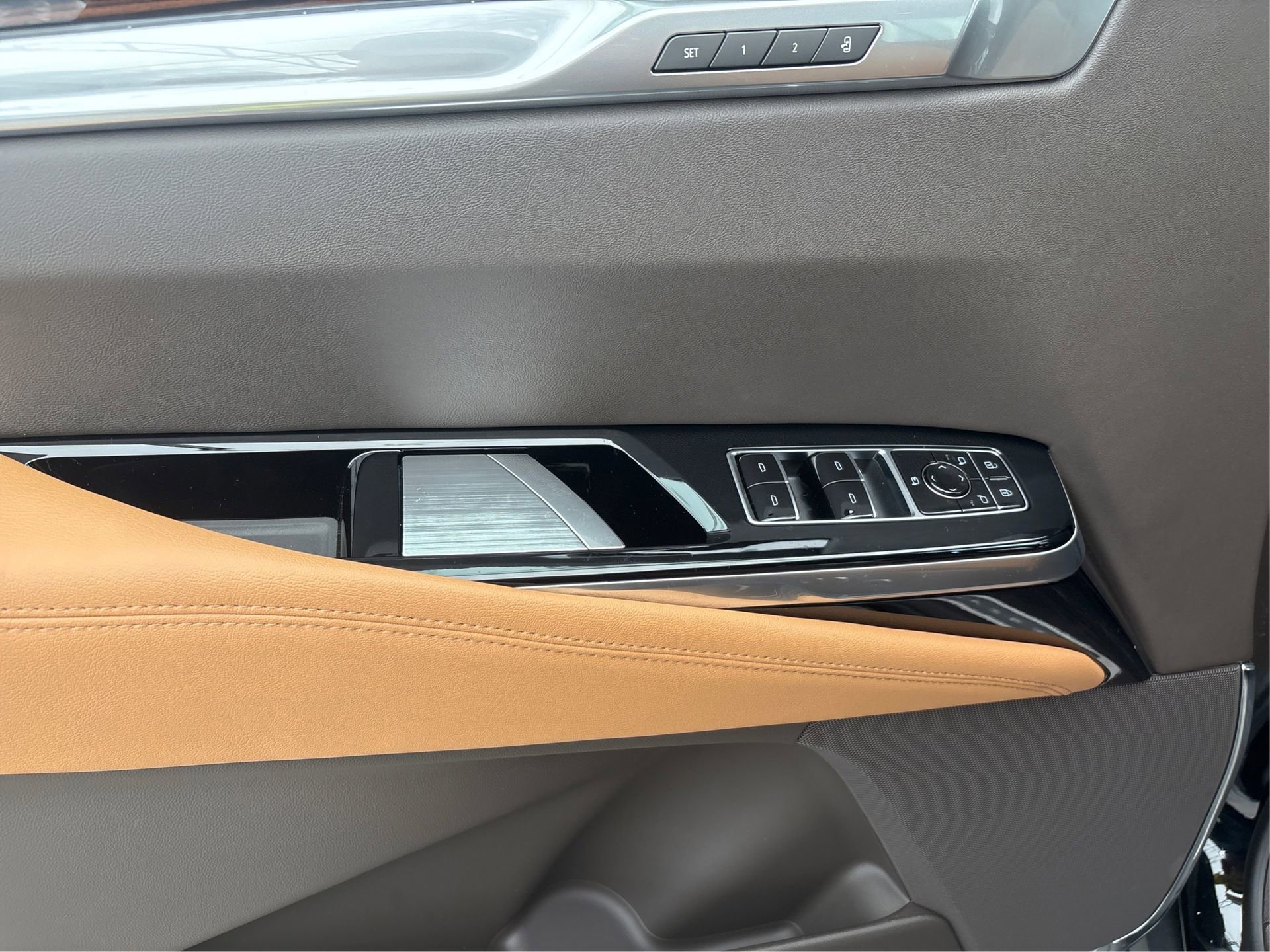 New 2025 Cadillac Escalade Premium Luxury w/ Touring Package image 19