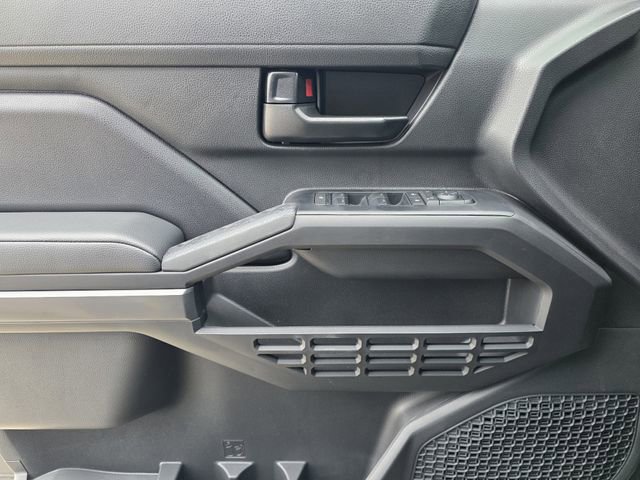Certified 2024 Toyota Tacoma SR5 AWD/4WD image 19