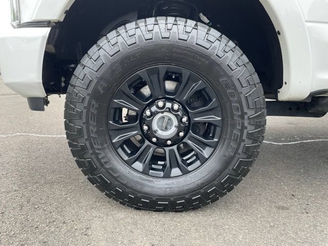 Used 2022 Ford F350 Platinum w/ Tremor Off-Road Package AWD/4WD image 33