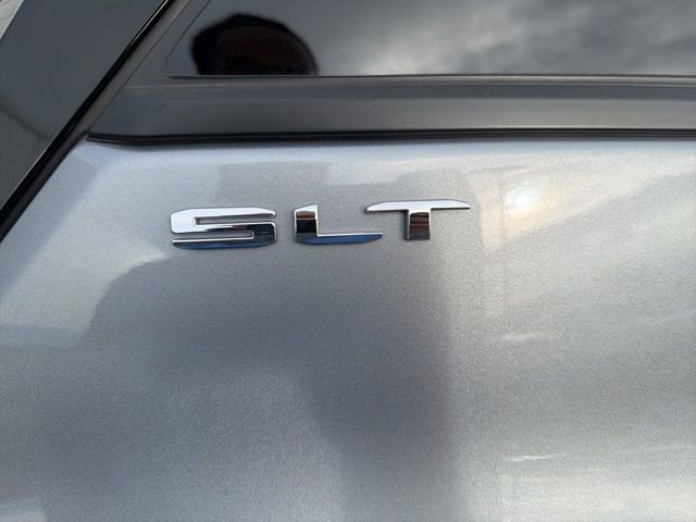 Used 2024 GMC Terrain SLT w/ Infotainment Package II image 15