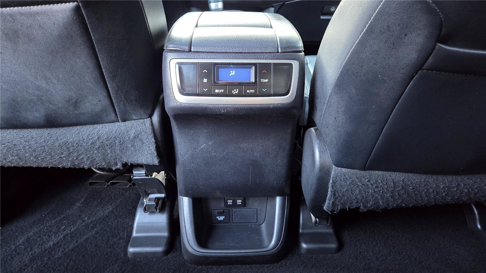 Used 2018 Toyota Highlander XLE AWD/4WD image 69