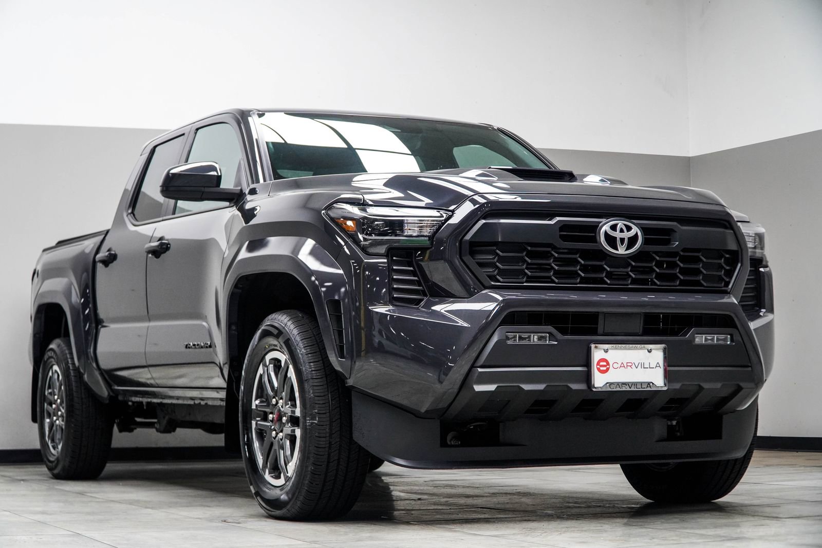 Used 2025 Toyota Tacoma TRD Sport AWD/4WD image 4