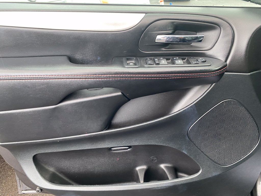 Used 2019 Dodge Grand Caravan GT FWD image 31