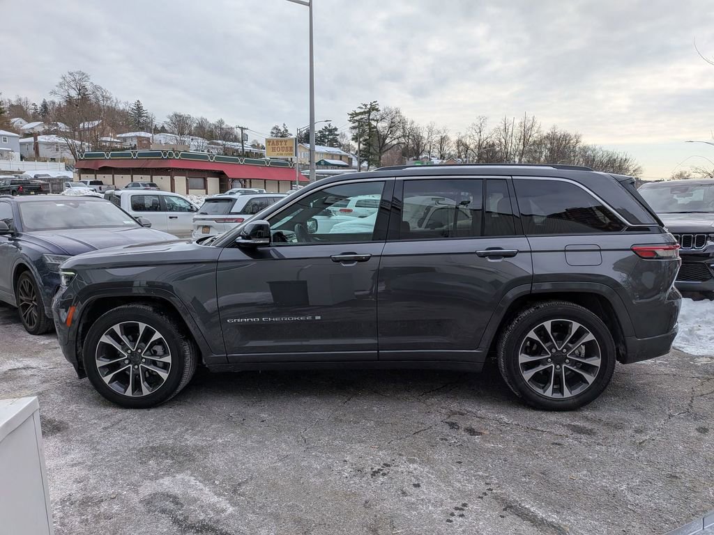 Used 2023 Jeep Grand Cherokee Overland image 10