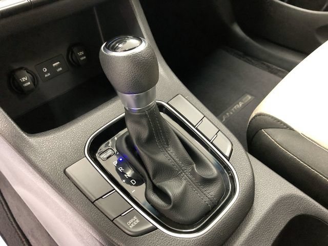 Used 2020 Hyundai Elantra GT FWD image 31