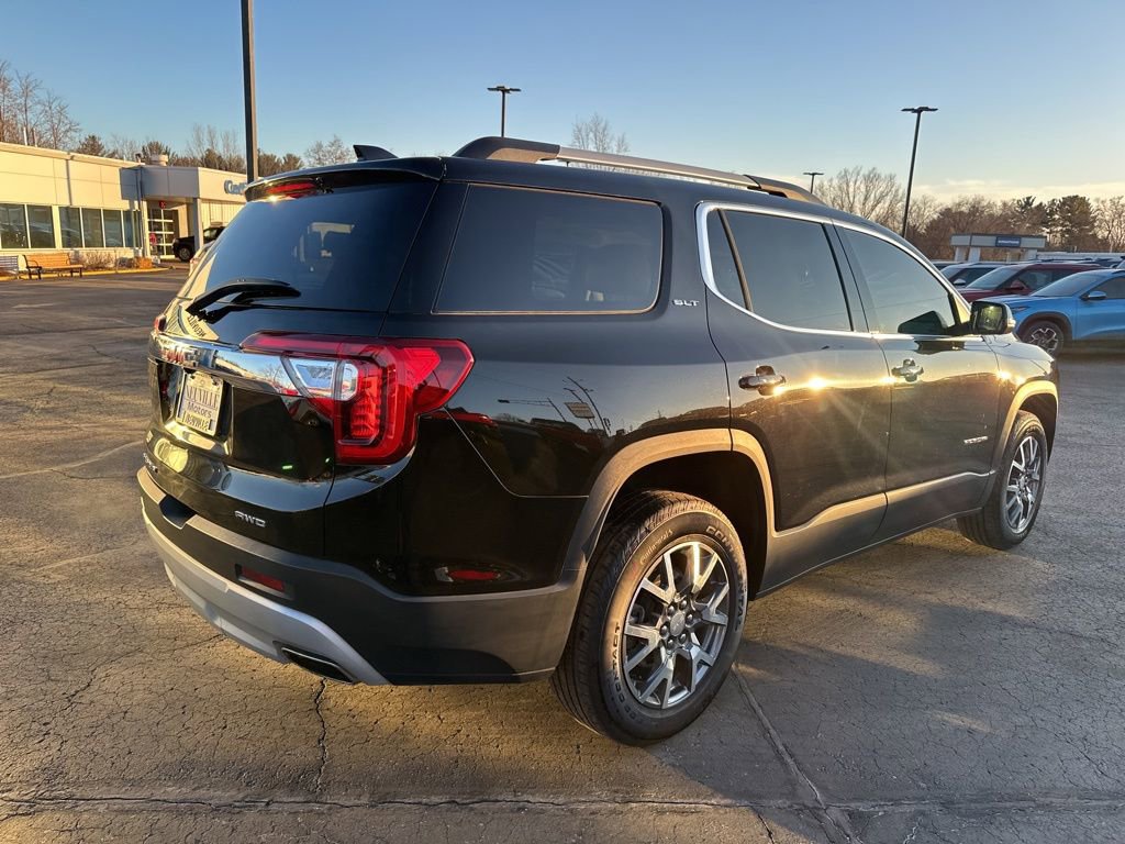Certified 2023 GMC Acadia SLT w/ Preferred Package image 3