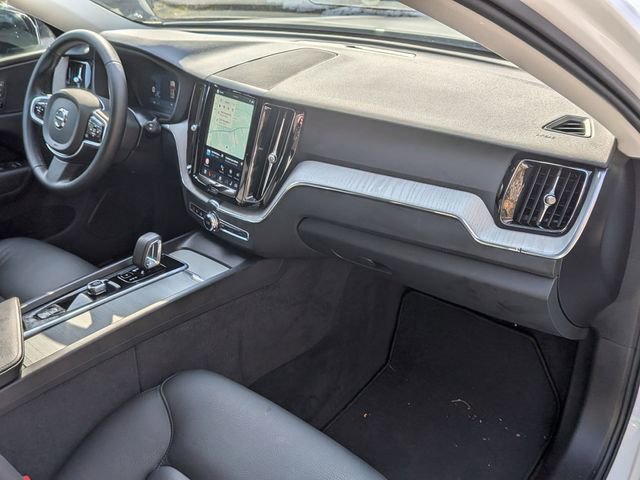 Certified 2025 Volvo XC60 B5 Plus image 28