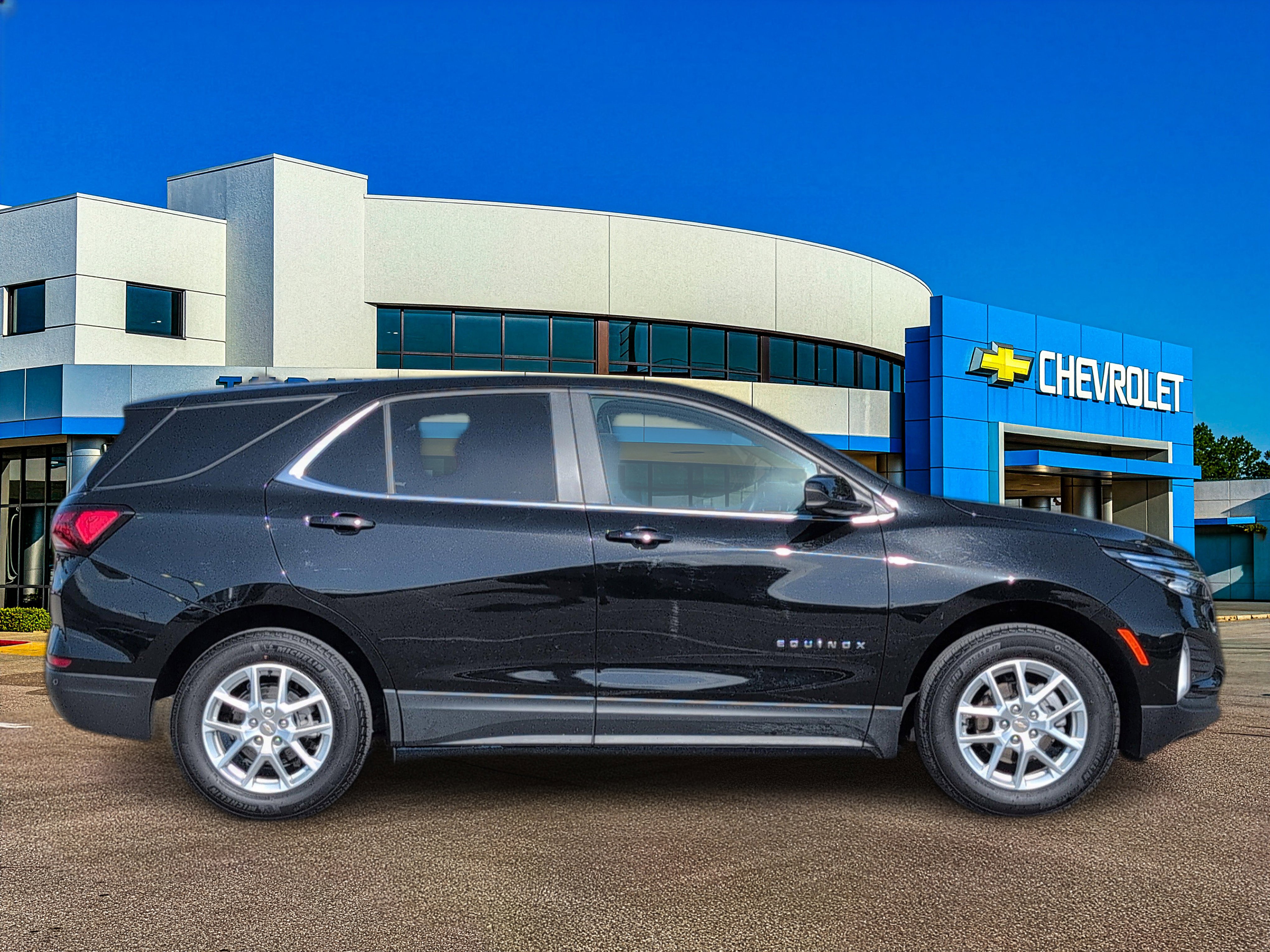 Certified 2024 Chevrolet Equinox LT w/ LPO, Floor Liner Package FWD image 7
