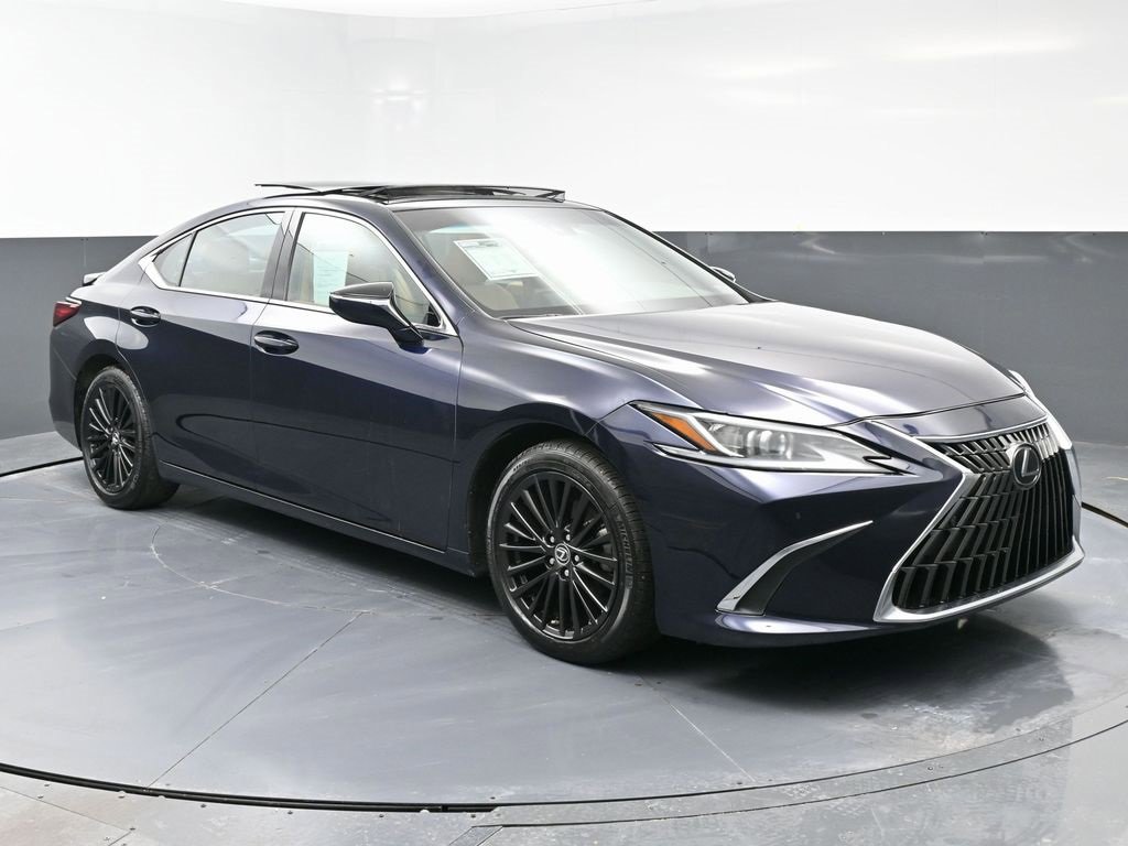 Used 2025 Lexus ES 350 w/ Premium Package image 3