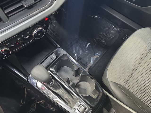 Used 2025 Chevrolet Trax LT FWD image 25