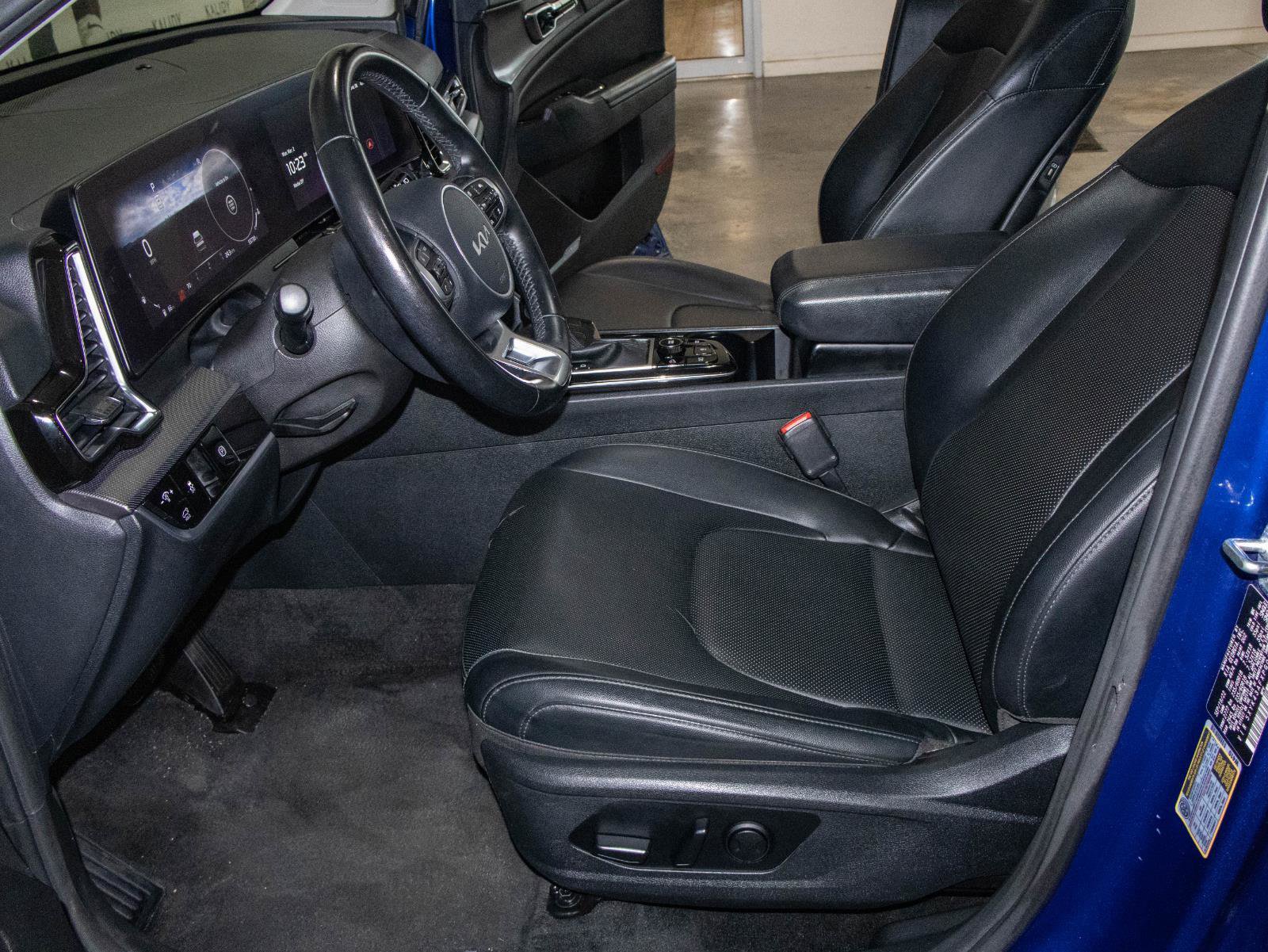 Used 2023 Kia Sportage SX image 8