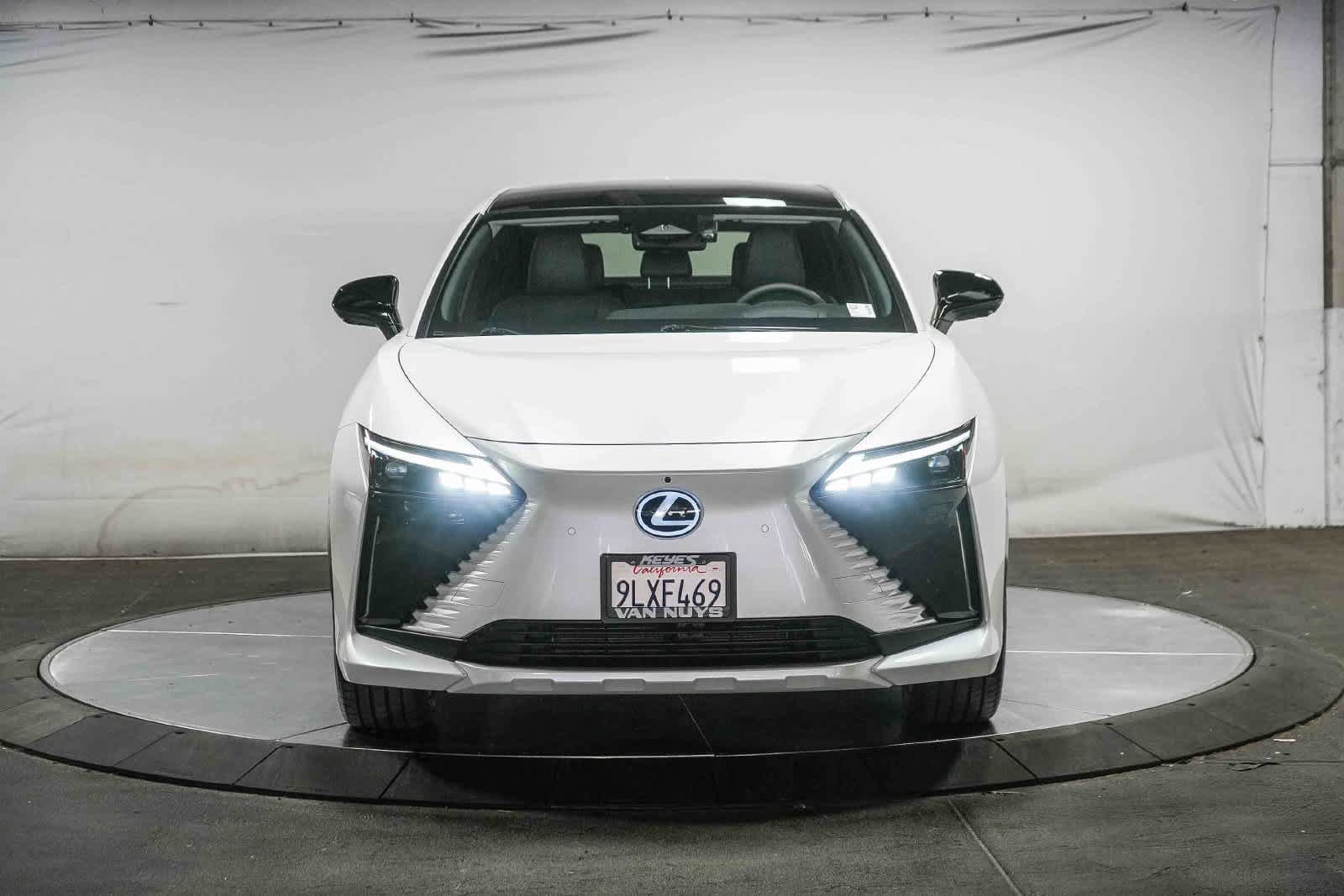Used 2023 Lexus RZ 450e Premium w/ Technology Package AWD/4WD image 8