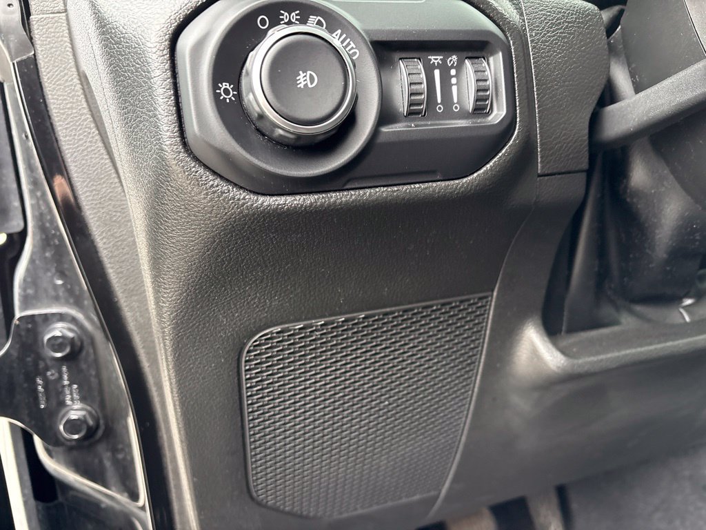 Used 2022 Jeep Wrangler Unlimited Rubicon w/ Dual Top Group AWD/4WD image 13