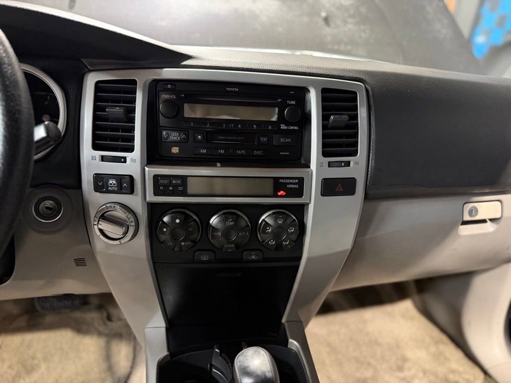 Used 2005 Toyota 4Runner SR5 AWD/4WD image 13