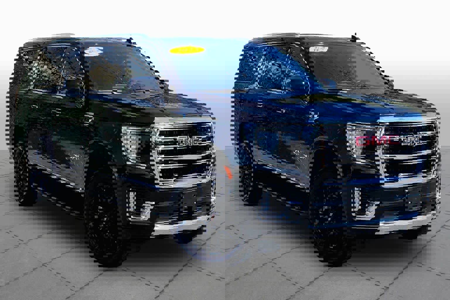 Used 2023 GMC Yukon XL SLT w/ SLT Premium Package image 3