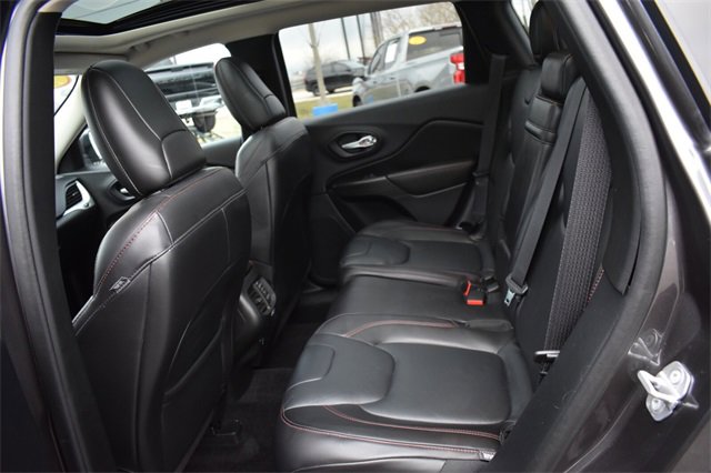 Used 2016 Jeep Cherokee Trailhawk w/ Comfort/Convenience Group image 21