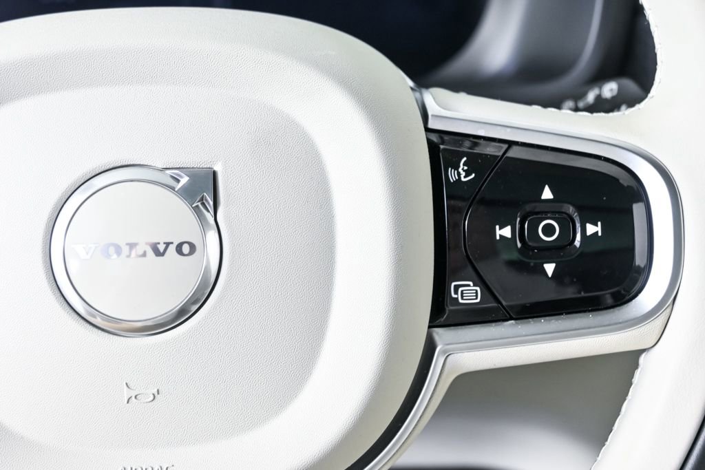 Used 2026 Volvo XC90 B6 Ultra w/ Protection Package AWD/4WD image 13