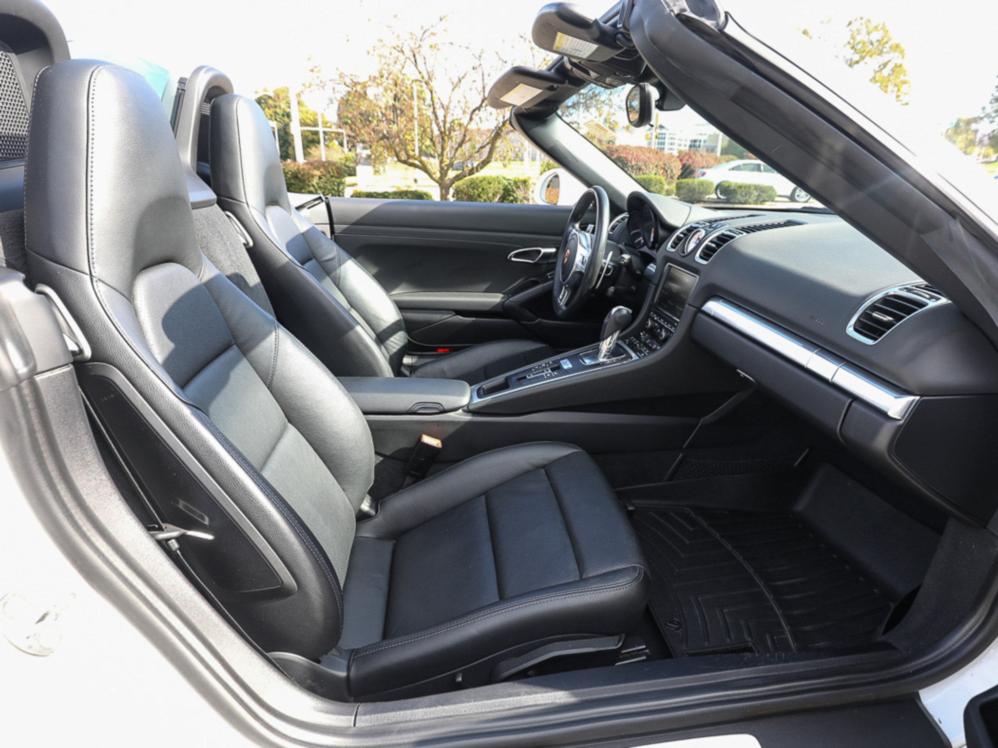Used 2015 Porsche Boxster RWD image 30