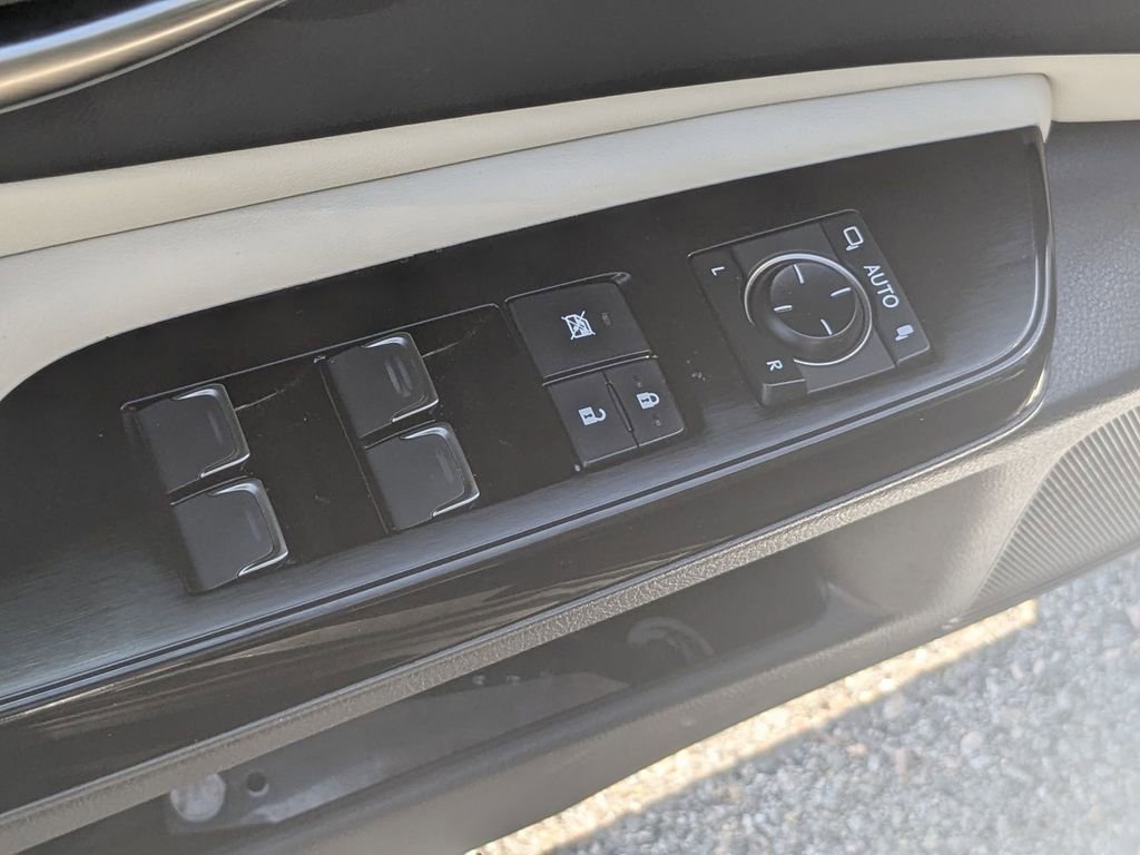 Used 2025 Lexus ES 350 w/ Premium Package FWD image 14