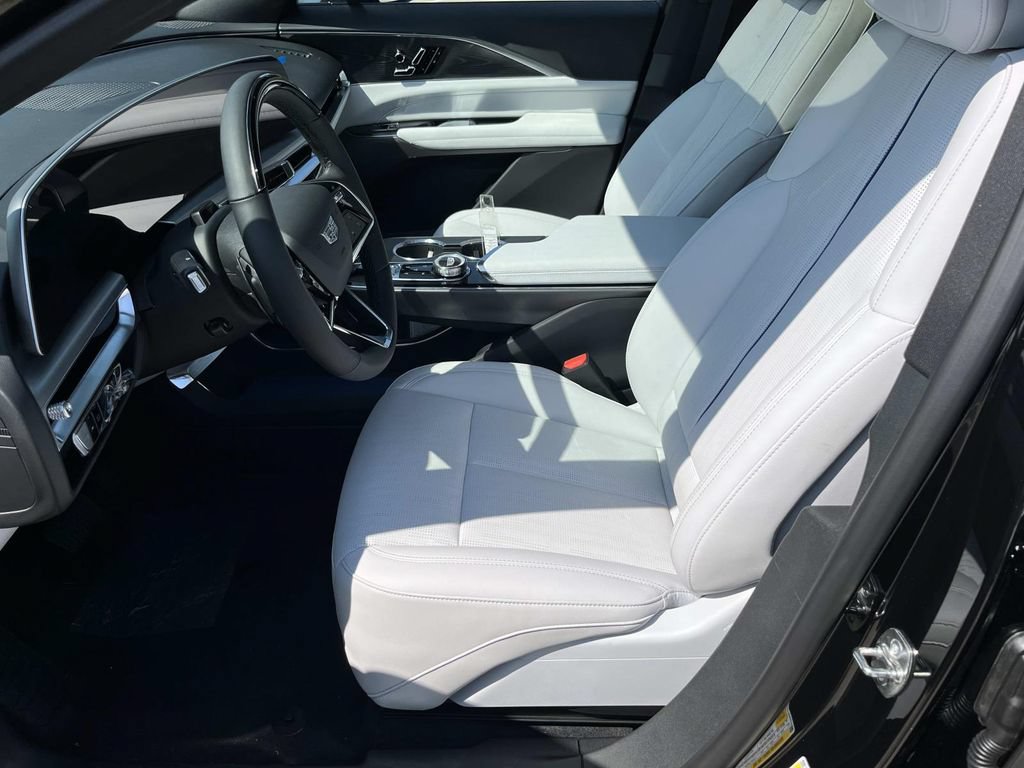 New 2026 Cadillac Lyriq Luxury AWD/4WD image 19