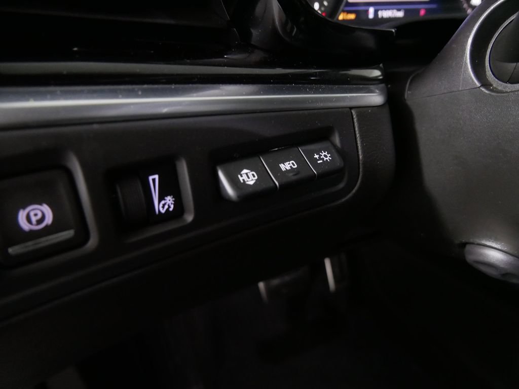 Used 2024 Cadillac XT6 Sport w/ Technology Package AWD/4WD image 19