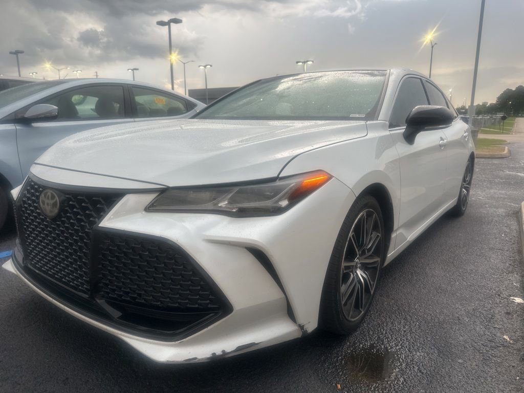 Used 2019 Toyota Avalon Touring FWD image 1