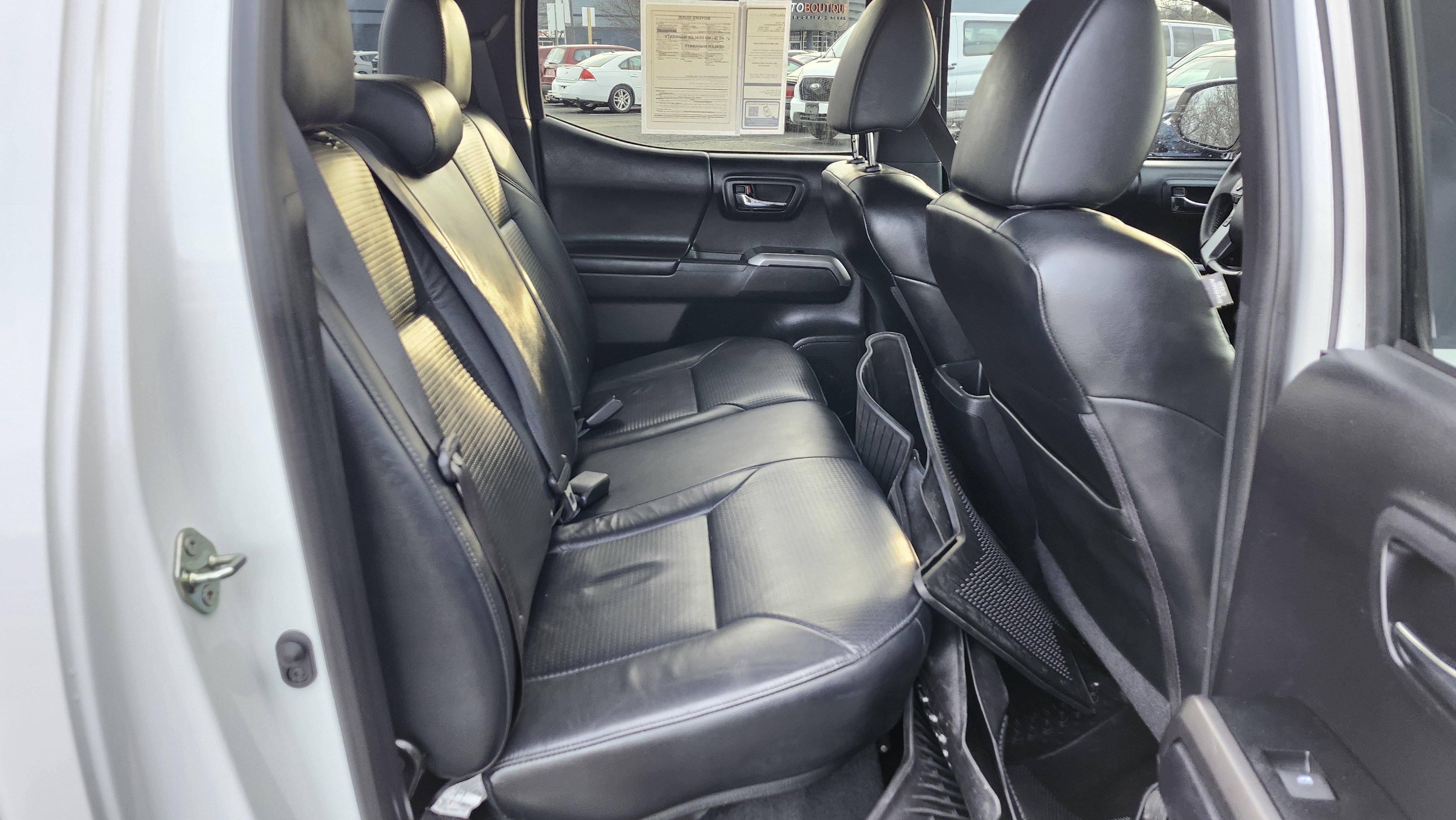 Used 2020 Toyota Tacoma Limited image 23