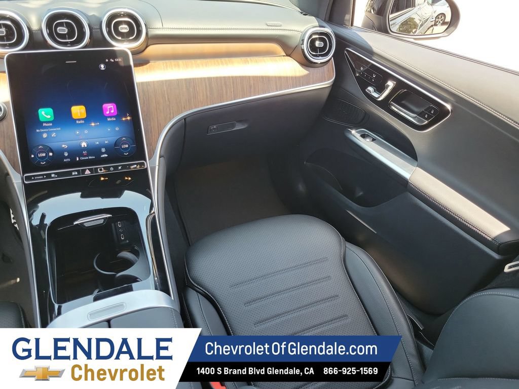 Used 2025 Mercedes-Benz GLC 300 image 24