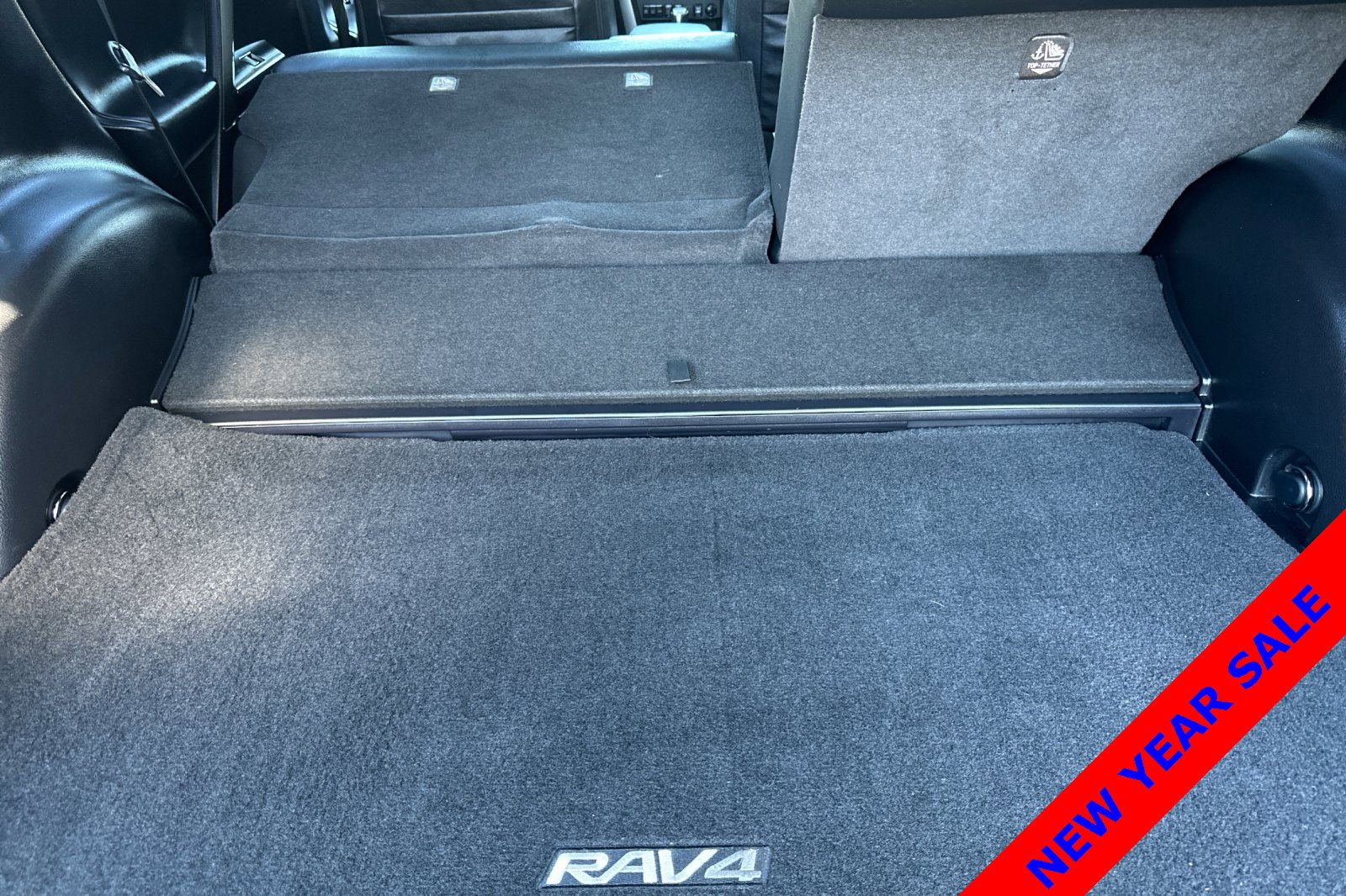 Used 2018 Toyota RAV4 Limited image 16