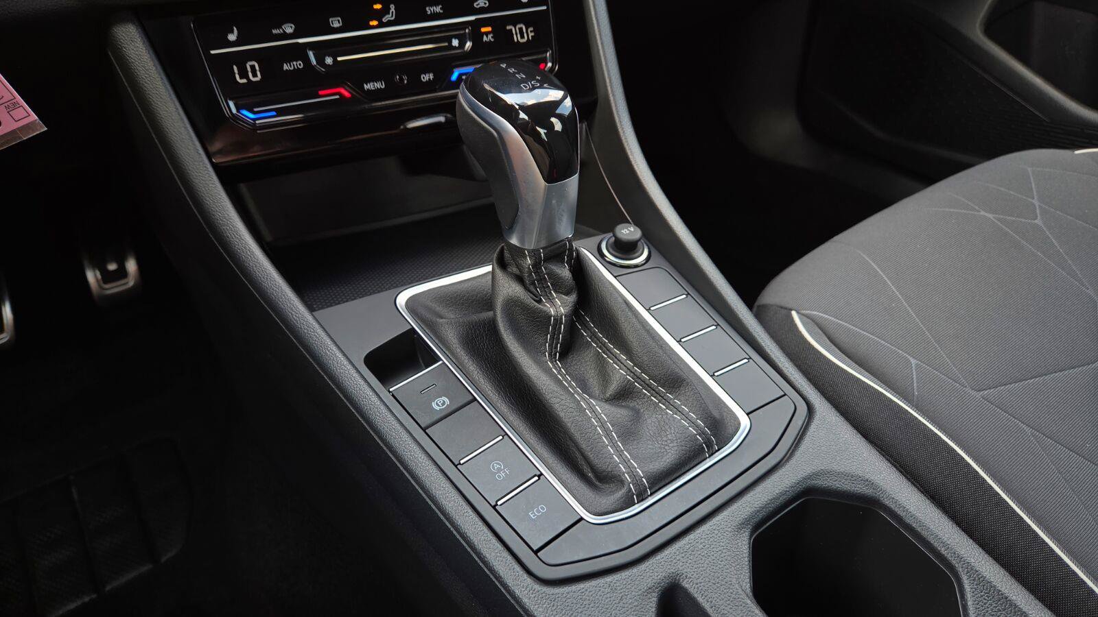 Certified 2025 Volkswagen Jetta Sport FWD image 36