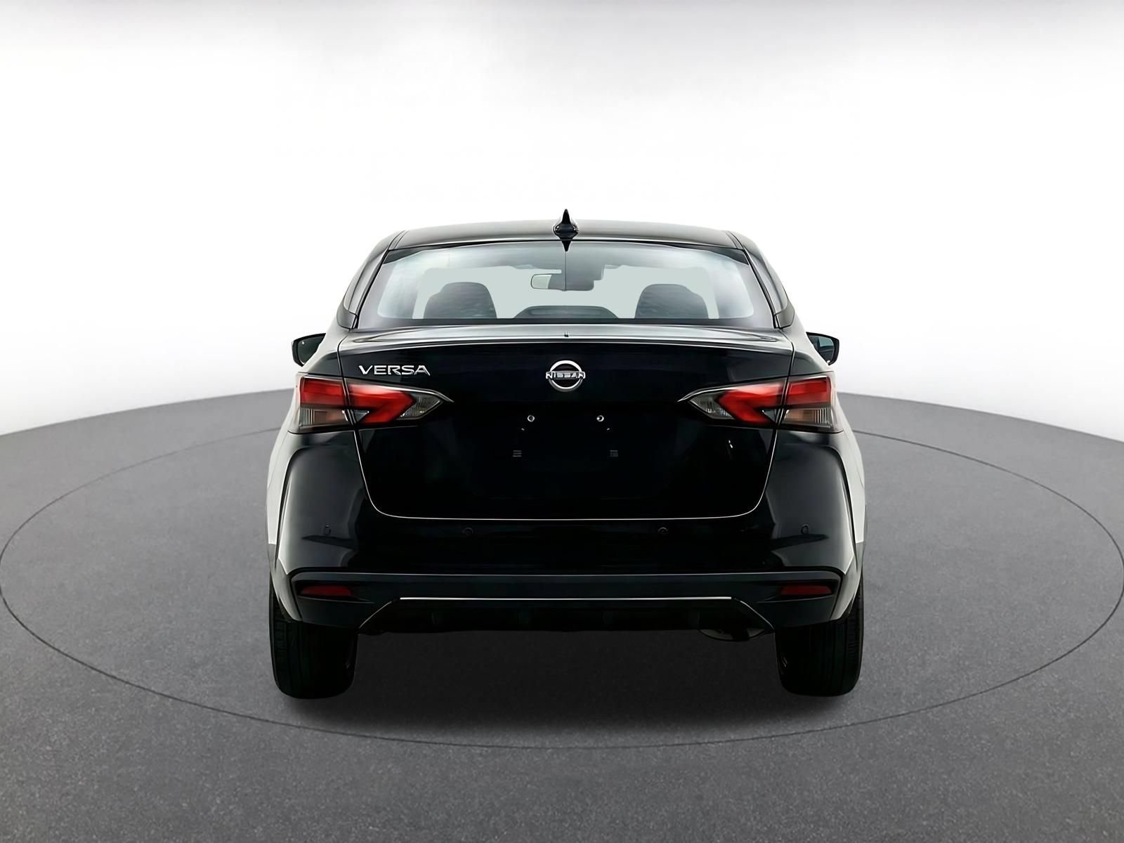 Used 2025 Nissan Versa SV FWD image 9