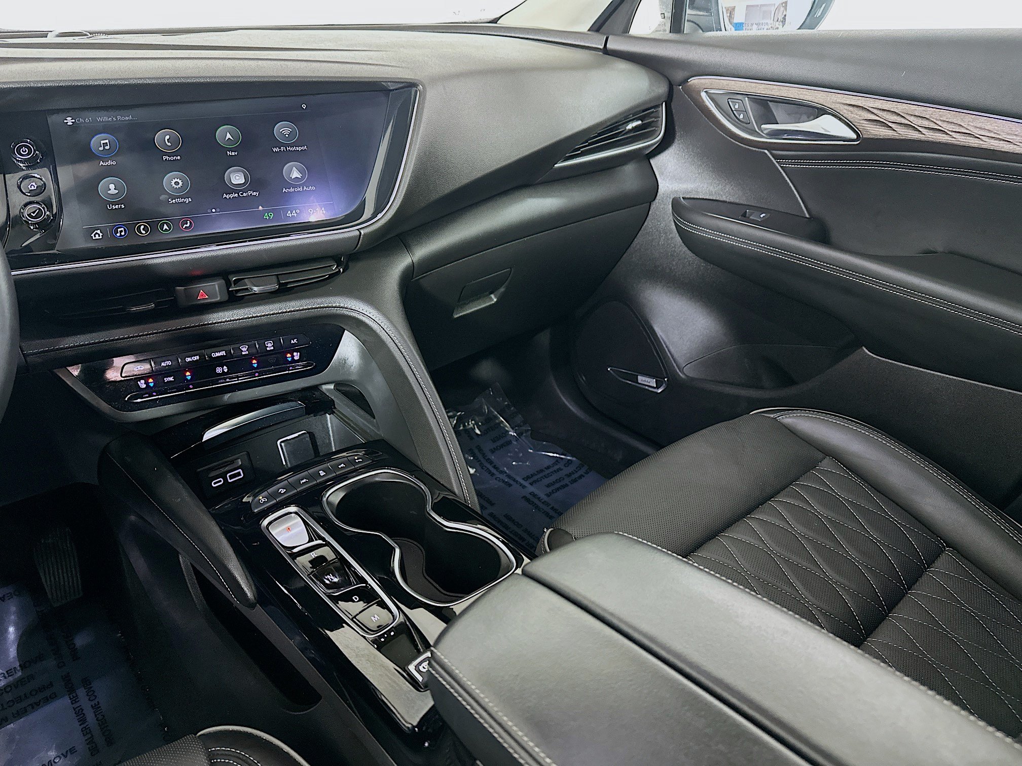 Used 2023 Buick Envision Avenir AWD/4WD image 25