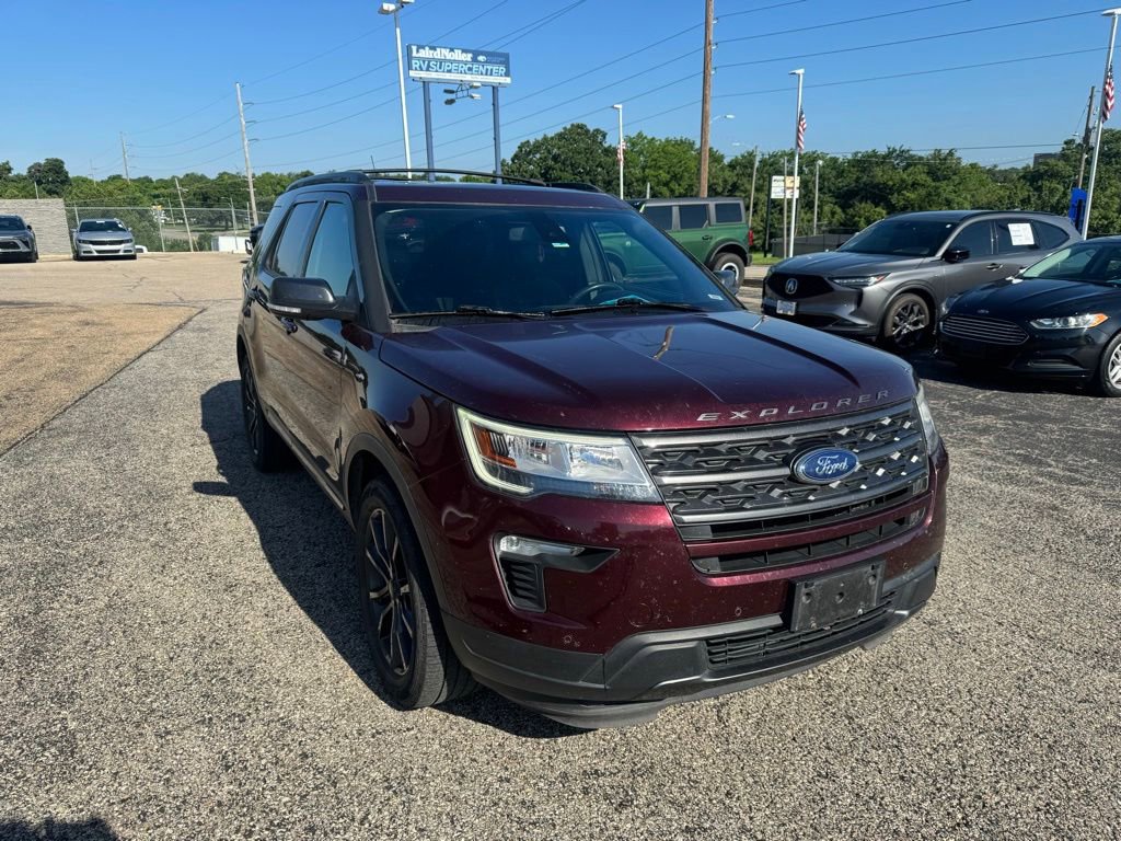 Used 2018 Ford Explorer XLT w/ Equipment Group 202A AWD/4WD image 1