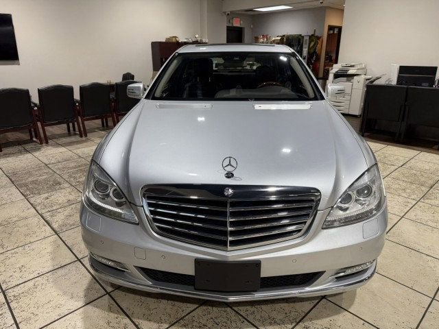 Used 2010 Mercedes-Benz S 550 4MATIC image 6