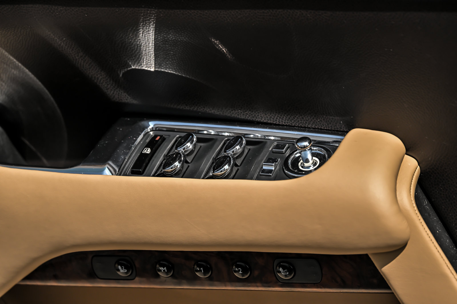 Used 2016 Rolls-Royce Wraith RWD image 18